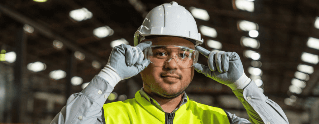 2025-05-21-why-workwear-ppe-matter-for-your-teams-safety-and-image