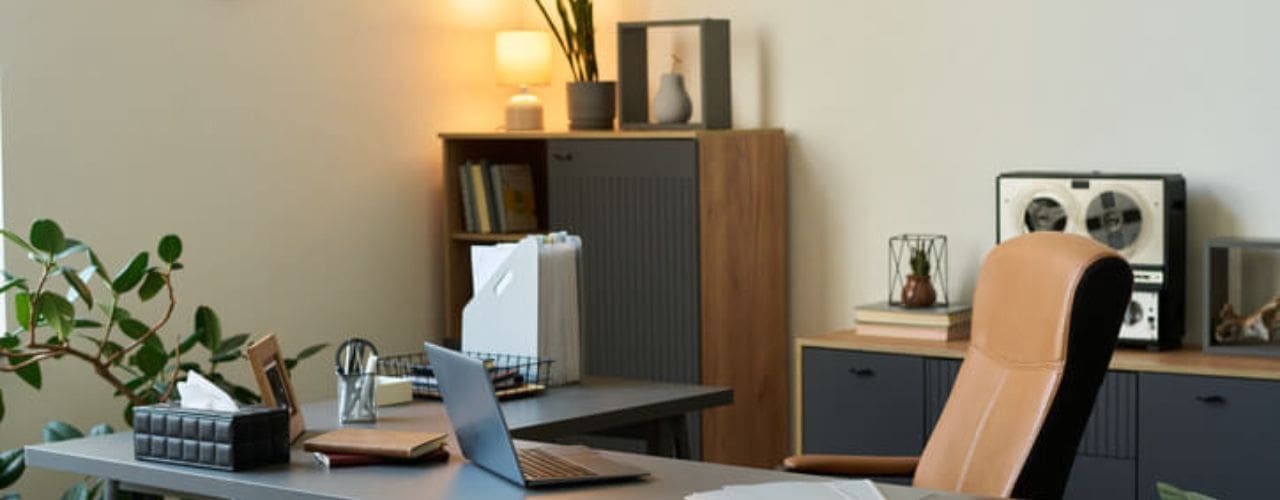 2026-03-18-how-modern-working-patterns-are-reshaping-the-office-stationery-supplier-market